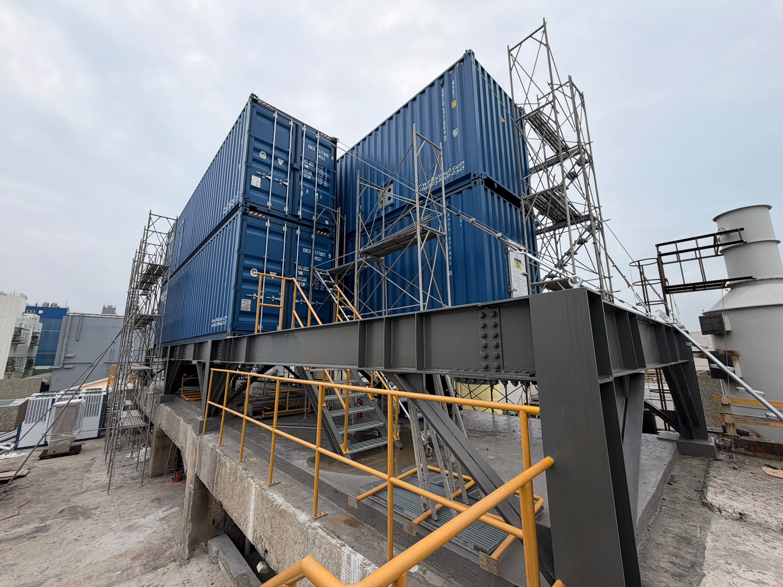 Containerized industrial refrigeration project with blue cooling equipment