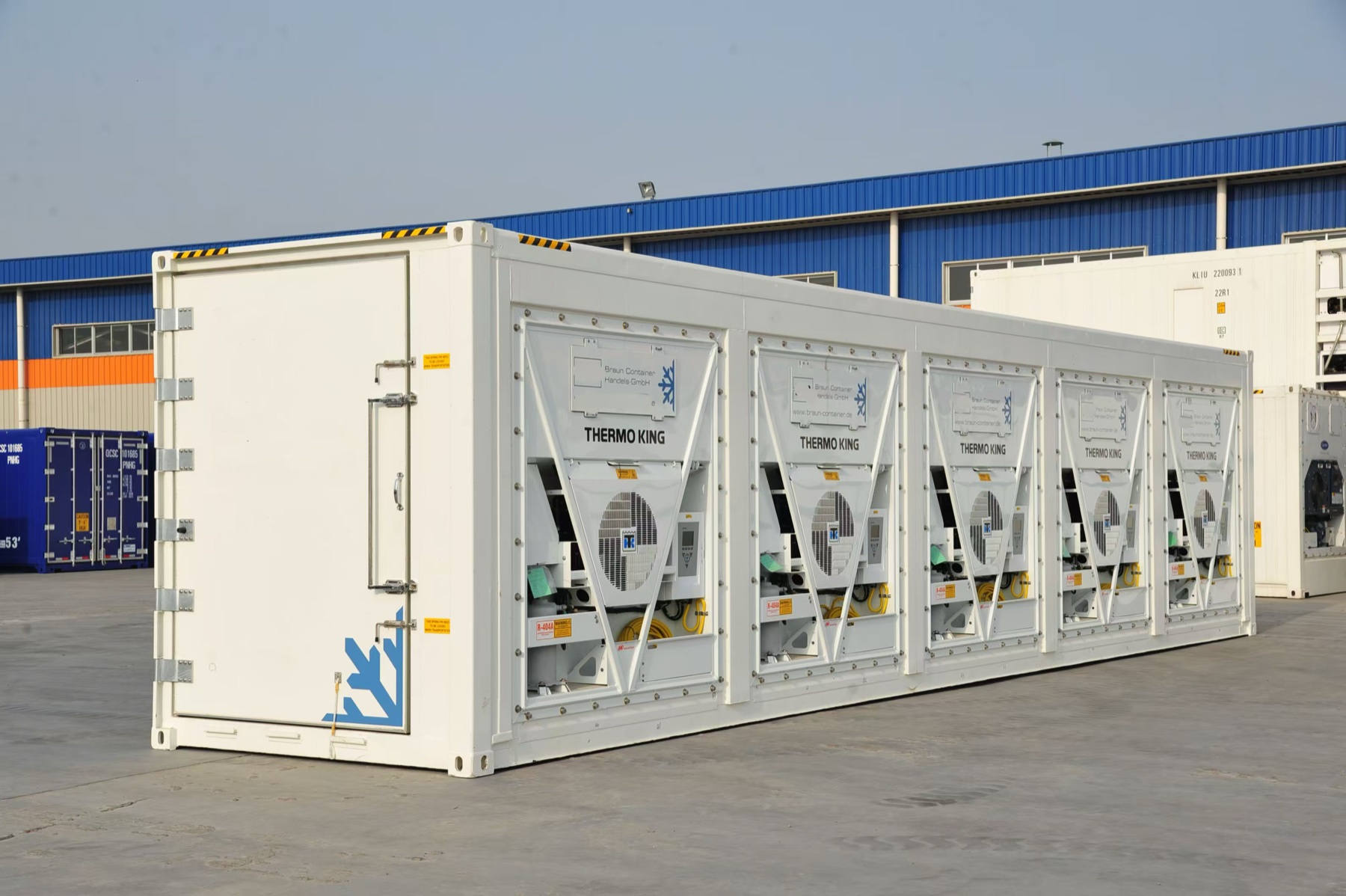 40ft reefer container exterior with refrigeration units